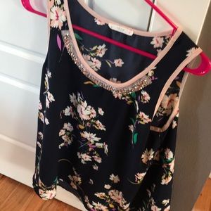 Le Lis Sleeveless Blouse